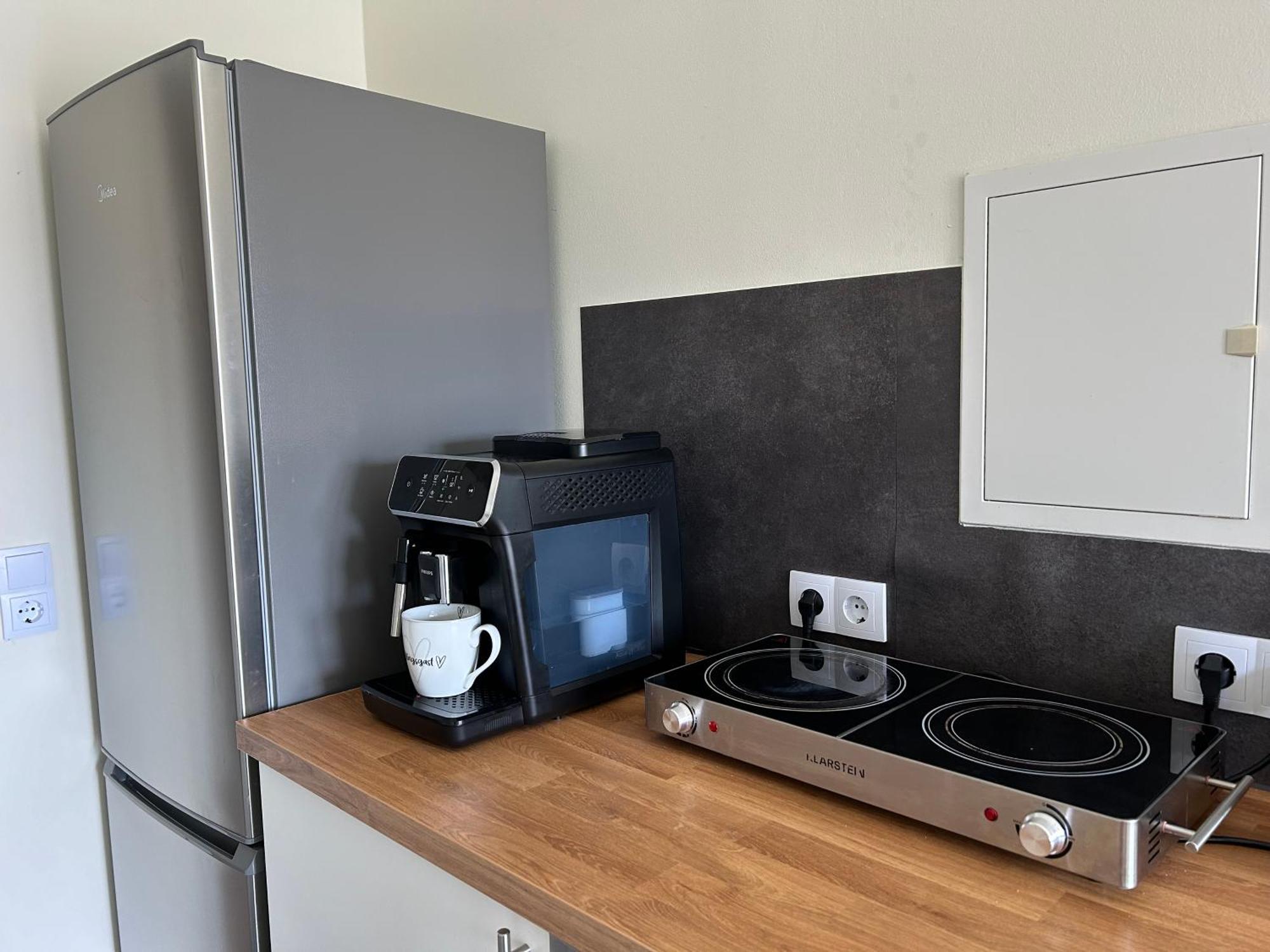Schoene Neue 4 Zimmer Wohnung Mit Sued-Balkon Bis 8 Personen Наумбург Экстерьер фото