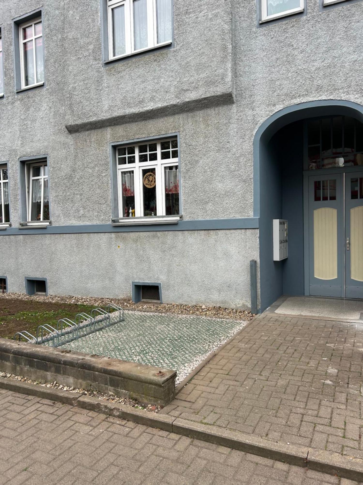 Schoene Neue 4 Zimmer Wohnung Mit Sued-Balkon Bis 8 Personen Наумбург Экстерьер фото