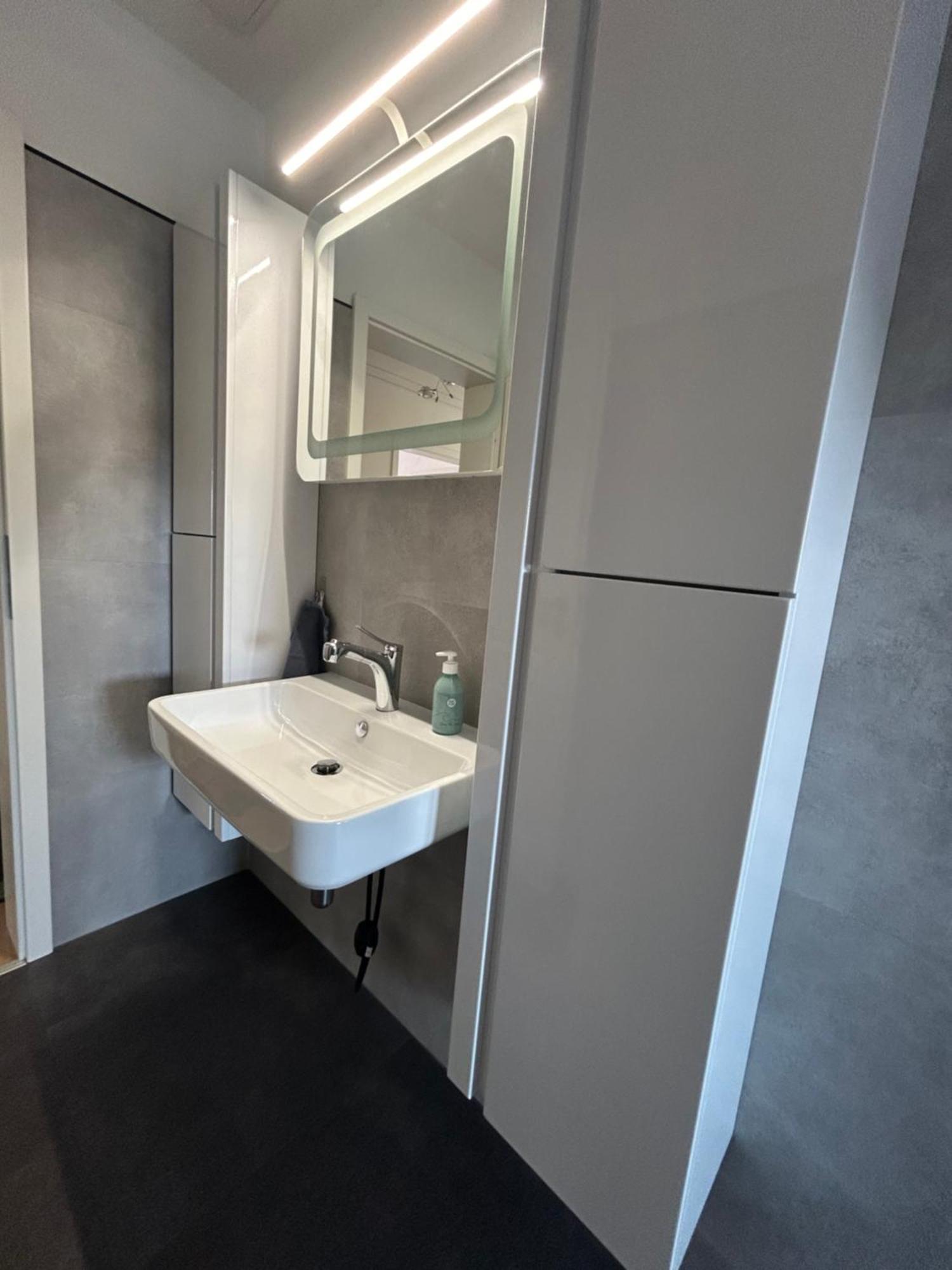 Schoene Neue 4 Zimmer Wohnung Mit Sued-Balkon Bis 8 Personen Наумбург Экстерьер фото