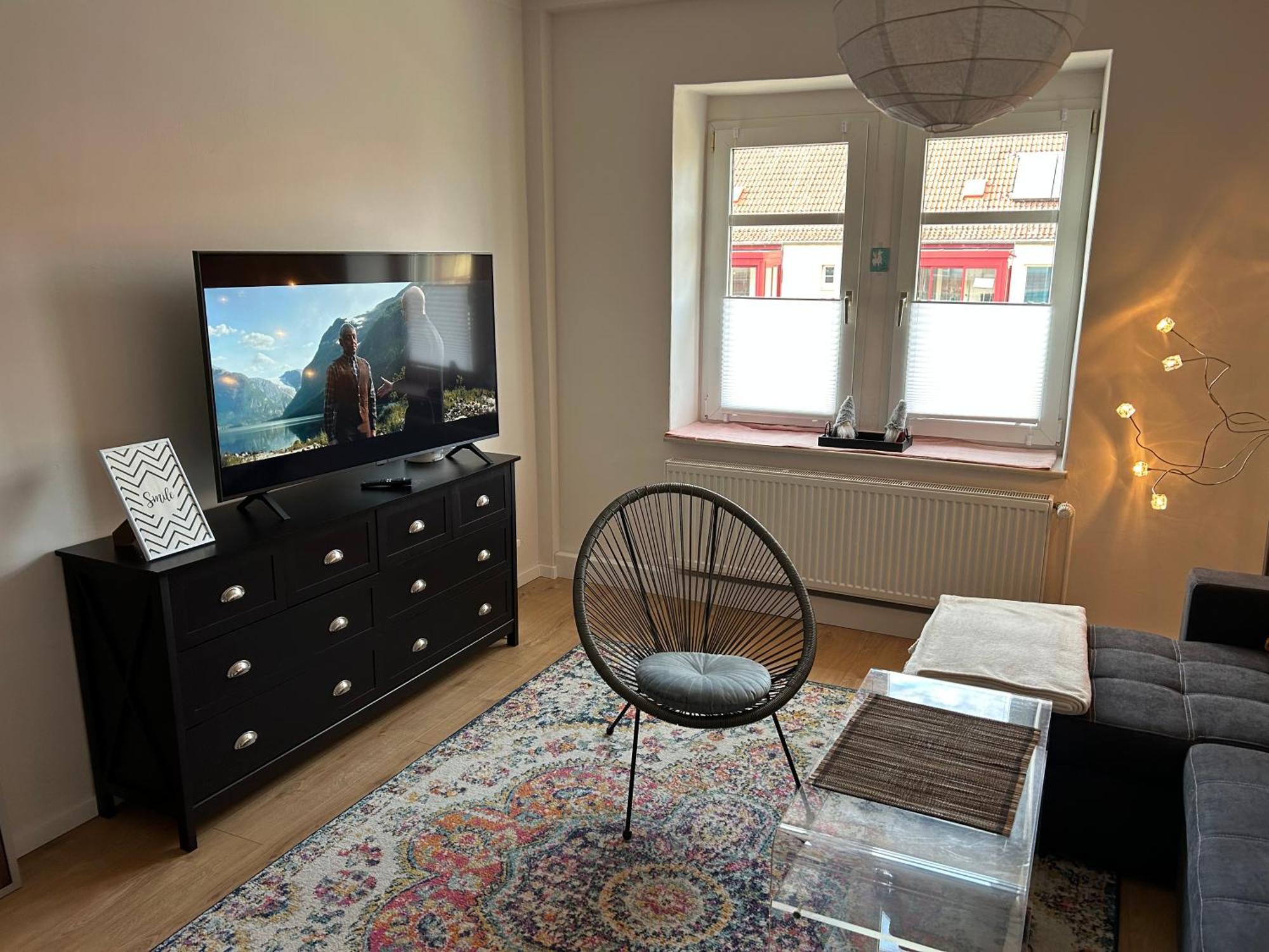 Schoene Neue 4 Zimmer Wohnung Mit Sued-Balkon Bis 8 Personen Наумбург Экстерьер фото
